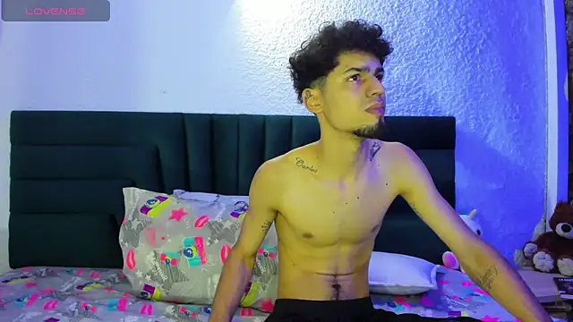 Snapshot of Chris_Angel_ chatting on 11/03/25, 02:35 Chris Angel online show from 11/03/25, 02:35