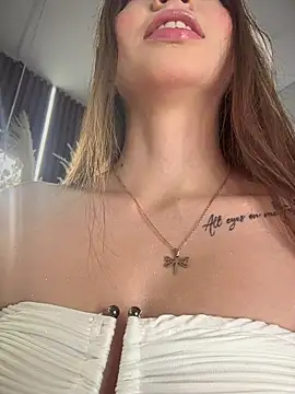 Snapshot of Anita-vega chatting on 11/06/25, 08:10 Anita-vega online show from 11/06/25, 08:10