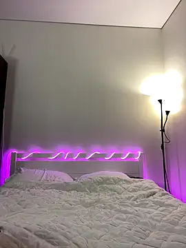 TiffaNoel online show from 10/18/25, 04:30