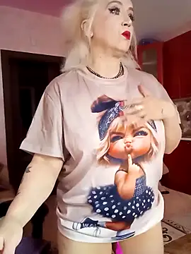 SquirtMilf00 online show from 10/16/25, 01:50