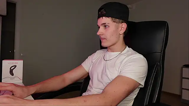 Mark Karson online show from 10/26/25, 02:01