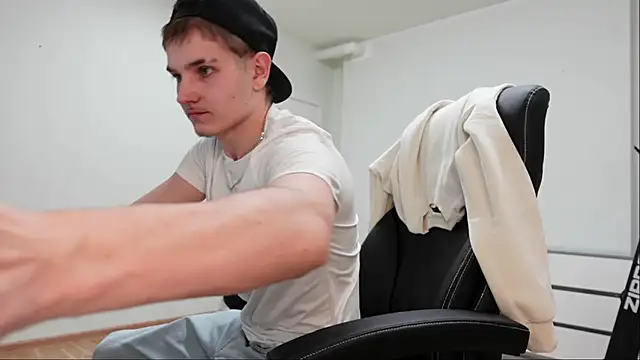 Mark Karson online show from 10/31/25, 05:36