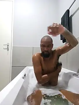 Snapshot of mojaymort chatting on 11/11/25, 06:13 mojaymort online show from 11/11/25, 06:13