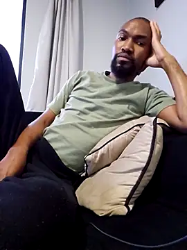 Snapshot of mojaymort chatting on 11/18/25, 04:44 mojaymort online show from 11/18/25, 04:44