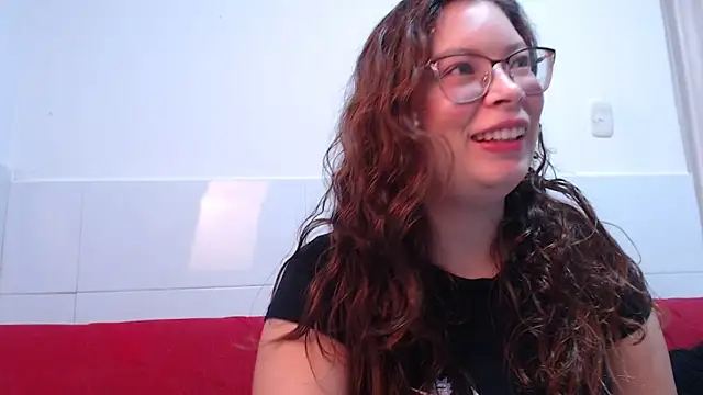 zoewhite2 online show from 10/25/25, 07:08