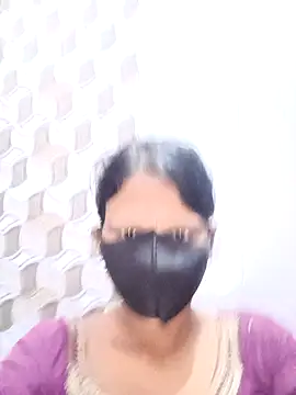Snapshot of varnika chatting on 09/10/25, 08:03 varnika online show from 09/10/25, 08:03