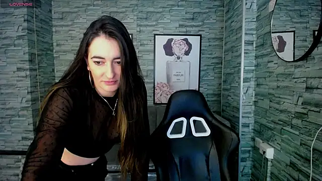 Snapshot of Soffi_betacur_b chatting on 10/01/25, 03:23 Soffi betacur b online show from 10/01/25, 03:23