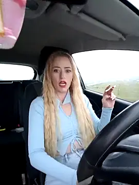 Snapshot of DeeA_Blondy chatting on 10/08/25, 04:43 DeeA Blondy online show from 10/08/25, 04:43