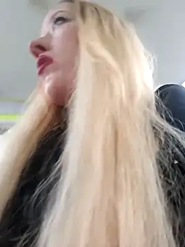 Snapshot of DeeA_Blondy chatting on 12/02/25, 06:52 DeeA Blondy online show from 12/02/25, 06:52