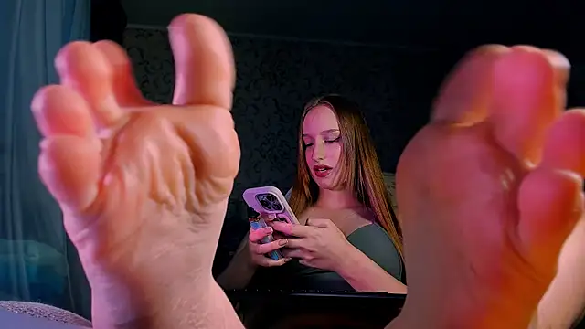 DarcySiren online show from 10/13/25, 07:52