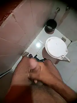 Snapshot of Desi_Horny_Boys chatting on 10/15/25, 05:24 Desi Horny Boys online show from 10/15/25, 05:24