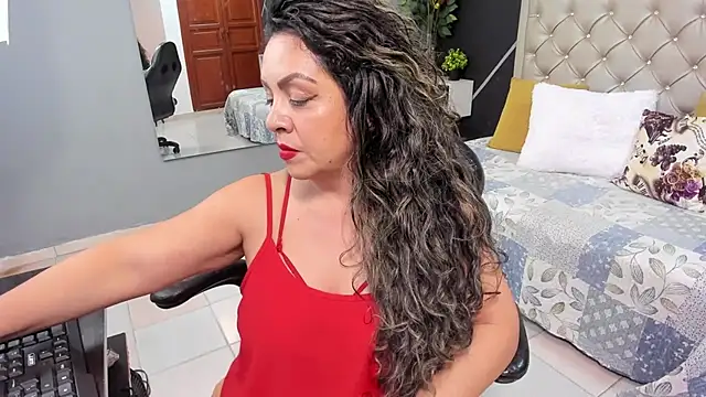 Snapshot of kris_milff chatting on 10/15/25, 06:52 kris milff online show from 10/15/25, 06:52