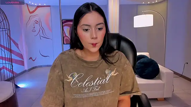 Snapshot of AmbarJames_ chatting on 10/08/25, 10:35 AmbarJames online show from 10/08/25, 10:35