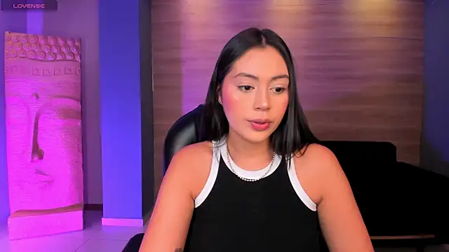 Snapshot of AmbarJames_ chatting on 10/28/25, 11:36 AmbarJames online show from 10/28/25, 11:36