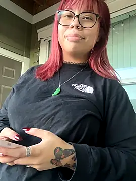 Snapshot of moan4mona chatting on 10/29/25, 11:39 moan4mona online show from 10/29/25, 11:39