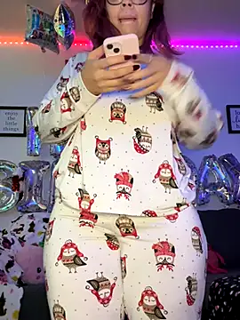 Snapshot of moan4mona chatting on 11/22/25, 01:15 moan4mona online show from 11/22/25, 01:15