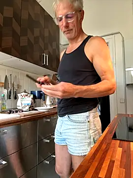 SexyLeon8 online show from 09/21/25, 09:00