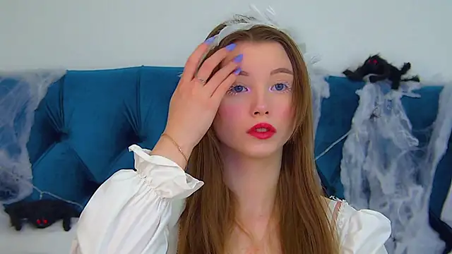 Snapshot of KeiraAsti chatting on 10/24/25, 06:04 KeiraAsti online show from 10/24/25, 06:04