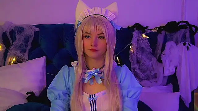 Snapshot of KeiraAsti chatting on 10/31/25, 06:31 KeiraAsti online show from 10/31/25, 06:31