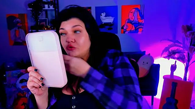 MaryHarrys online show from 10/24/25, 08:27