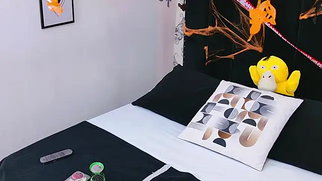 Snapshot of Becca_Grims chatting on 10/25/25, 03:36 Becca Grims online show from 10/25/25, 03:36