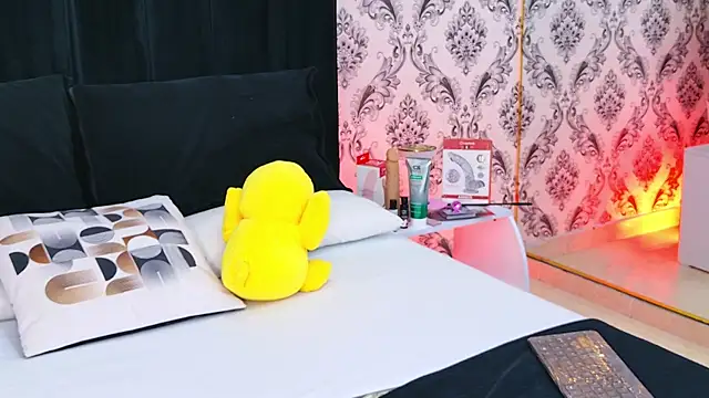 Snapshot of Becca_Grims chatting on 11/06/25, 03:29 Becca Grims online show from 11/06/25, 03:29