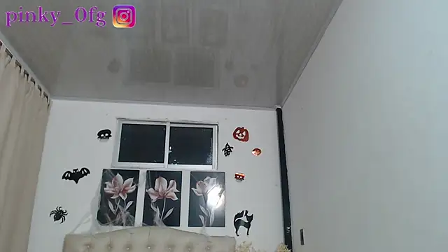 pinky f00x online show from 10/11/25, 12:10