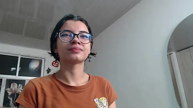 pinky f00x online show from 10/17/25, 11:40