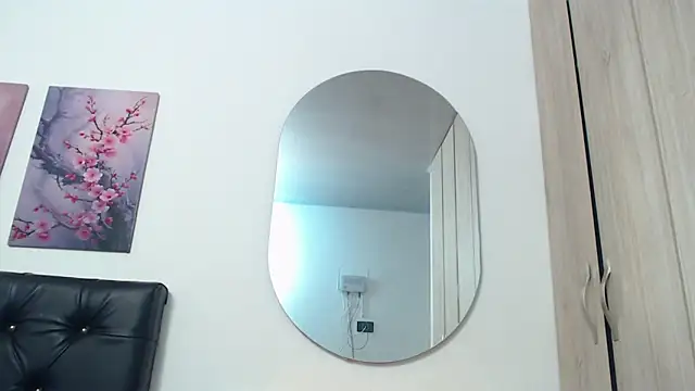 pinky f00x online show from 11/18/25, 08:02