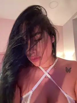 Bella  Wood online show from 10/16/25, 08:21