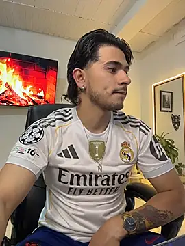 Elian savoy online show from 10/29/25, 02:25