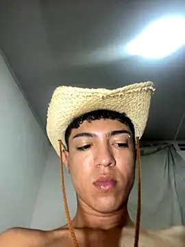 Snapshot of Hotboy00o chatting on 10/13/25, 12:32 Hotboy00o online show from 10/13/25, 12:32