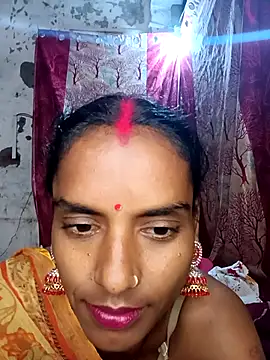 Snapshot of Babhi_Love chatting on 10/19/25, 05:24 Babhi Love online show from 10/19/25, 05:24