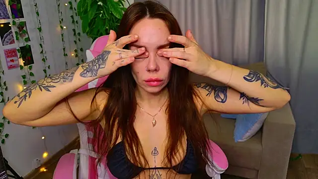 AnitaVensley online show from 10/10/25, 10:25