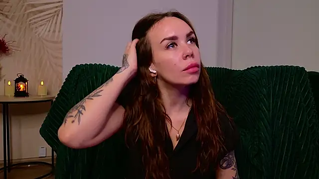 AnitaVensley online show from 10/31/25, 10:27