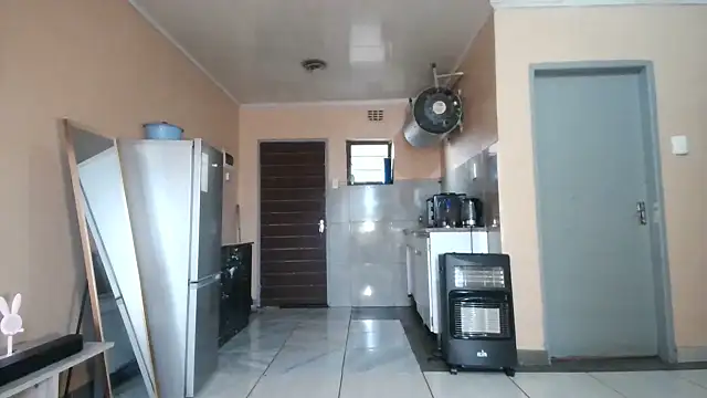 BusybooobsXXX3 online show from 10/21/25, 04:13