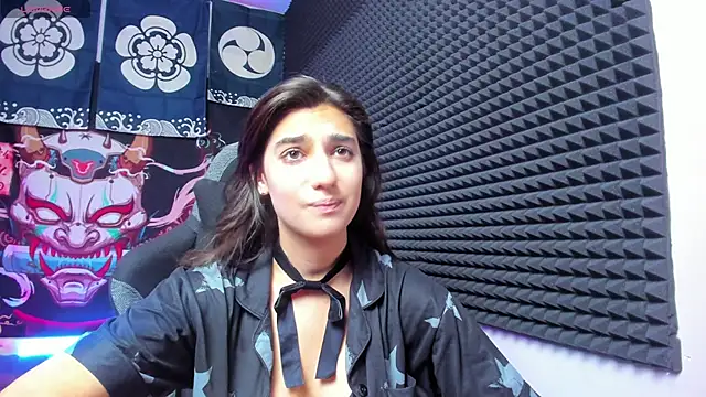 Snapshot of Elfy_Rare_ chatting on 10/15/25, 12:27 Elfy Rare online show from 10/15/25, 12:27