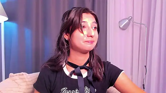 Snapshot of Elfy_Rare_ chatting on 10/16/25, 03:02 Elfy Rare online show from 10/16/25, 03:02