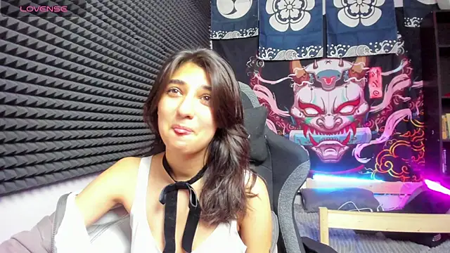 Snapshot of Elfy_Rare_ chatting on 11/03/25, 02:40 Elfy Rare online show from 11/03/25, 02:40