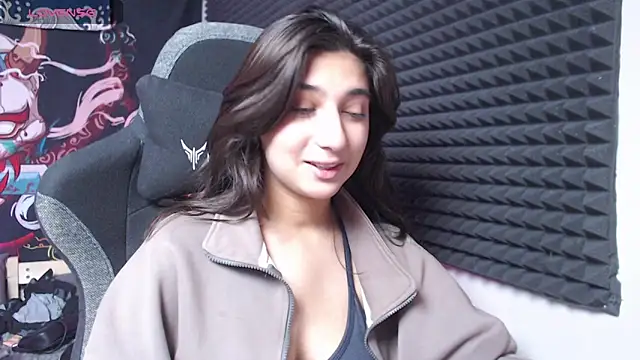 Snapshot of Elfy_Rare_ chatting on 11/15/25, 08:05 Elfy Rare online show from 11/15/25, 08:05