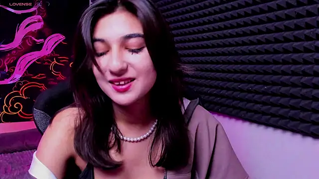 Snapshot of Elfy_Rare_ chatting on 11/22/25, 08:19 Elfy Rare online show from 11/22/25, 08:19