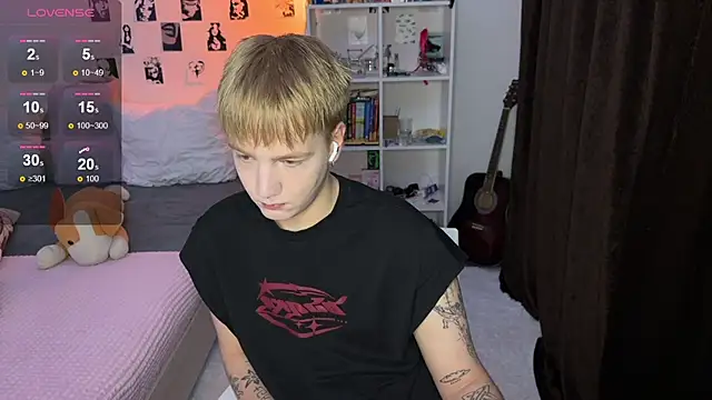 Snapshot of olivertasty chatting on 10/07/25, 04:37 olivertasty online show from 10/07/25, 04:37