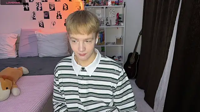 Snapshot of olivertasty chatting on 10/09/25, 06:06 olivertasty online show from 10/09/25, 06:06