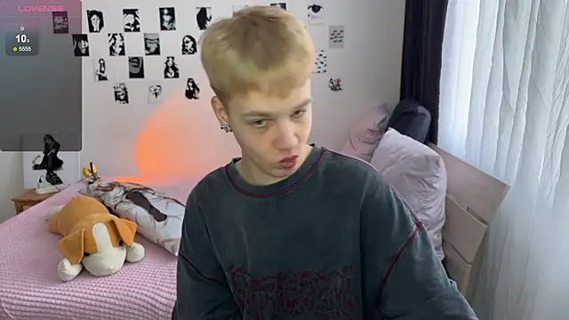 Snapshot of olivertasty chatting on 10/31/25, 12:28 olivertasty online show from 10/31/25, 12:28