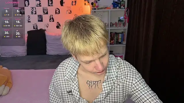 Snapshot of olivertasty chatting on 11/17/25, 08:53 olivertasty online show from 11/17/25, 08:53