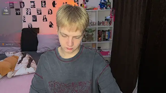 Snapshot of olivertasty chatting on 11/18/25, 12:42 olivertasty online show from 11/18/25, 12:42