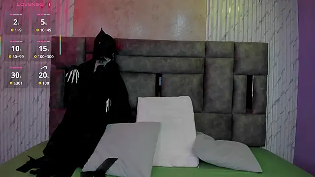 Miah Palacio online show from 10/31/25, 10:00