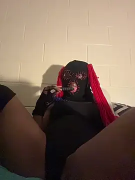 masked doll kashi online show from 12/04/25, 10:02