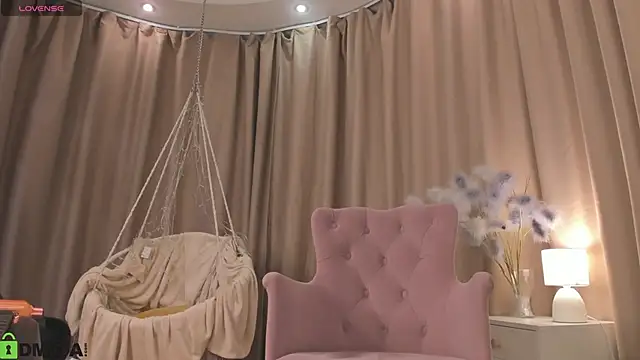 Naomi   Rias online show from 10/14/25, 12:44