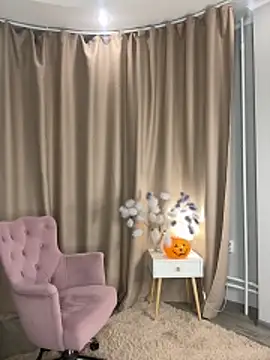 Naomi   Rias online show from 10/31/25, 01:06